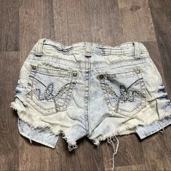 Wallflower Denim Light Blue Distressed Jean Shorts Size 3 - Picture 2 of 5